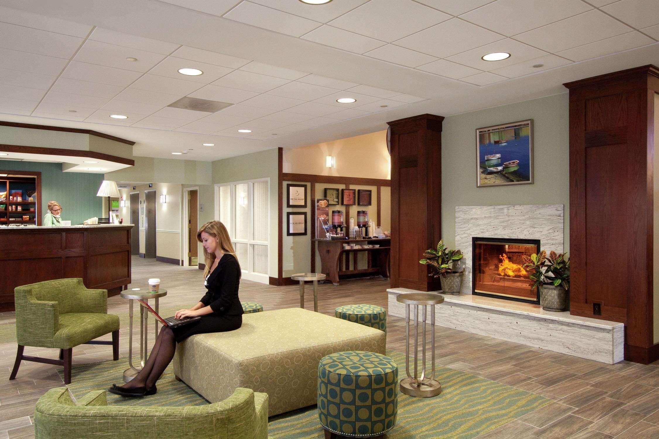 Hampton Inn & Suites Providence-Warwick Airport Zewnętrze zdjęcie
